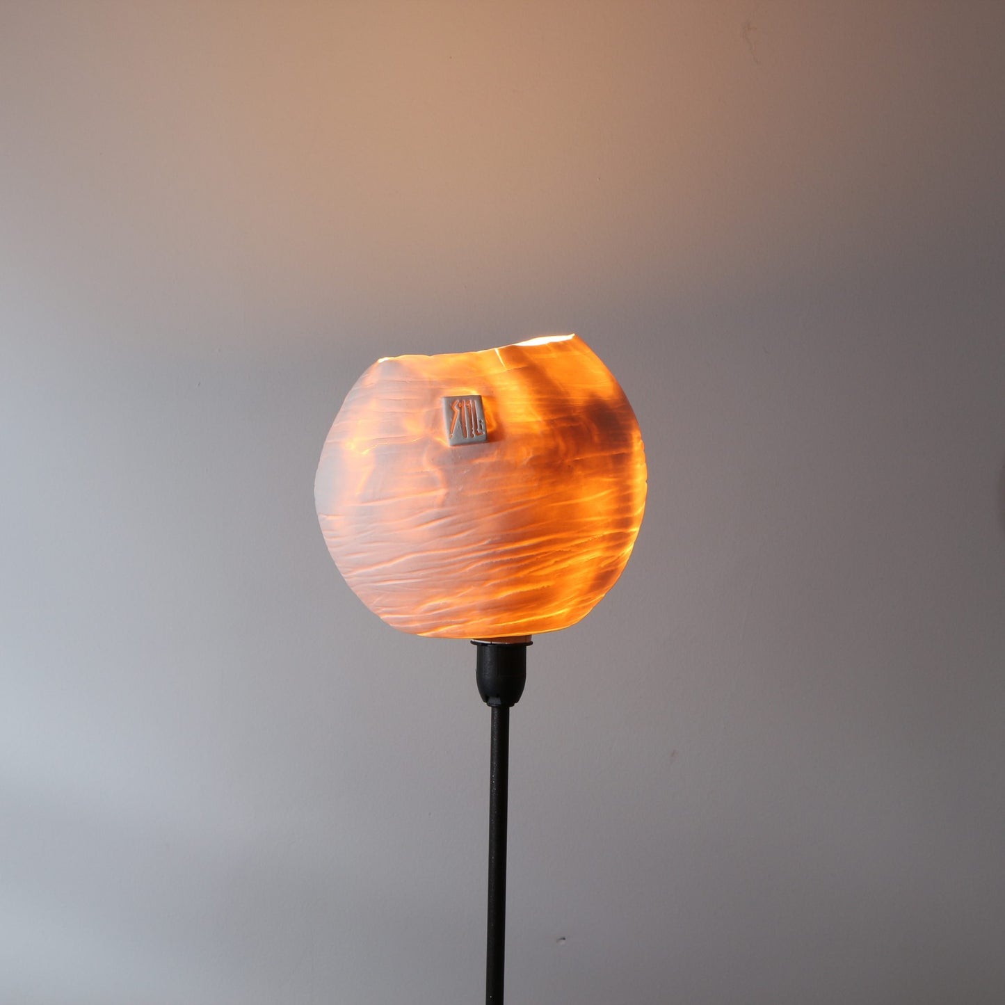 Photophore en porcelaine Globulus – Stries horizontales