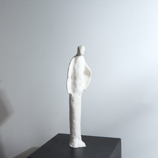 Sculpture d'ange en grès – Ailes sculptées