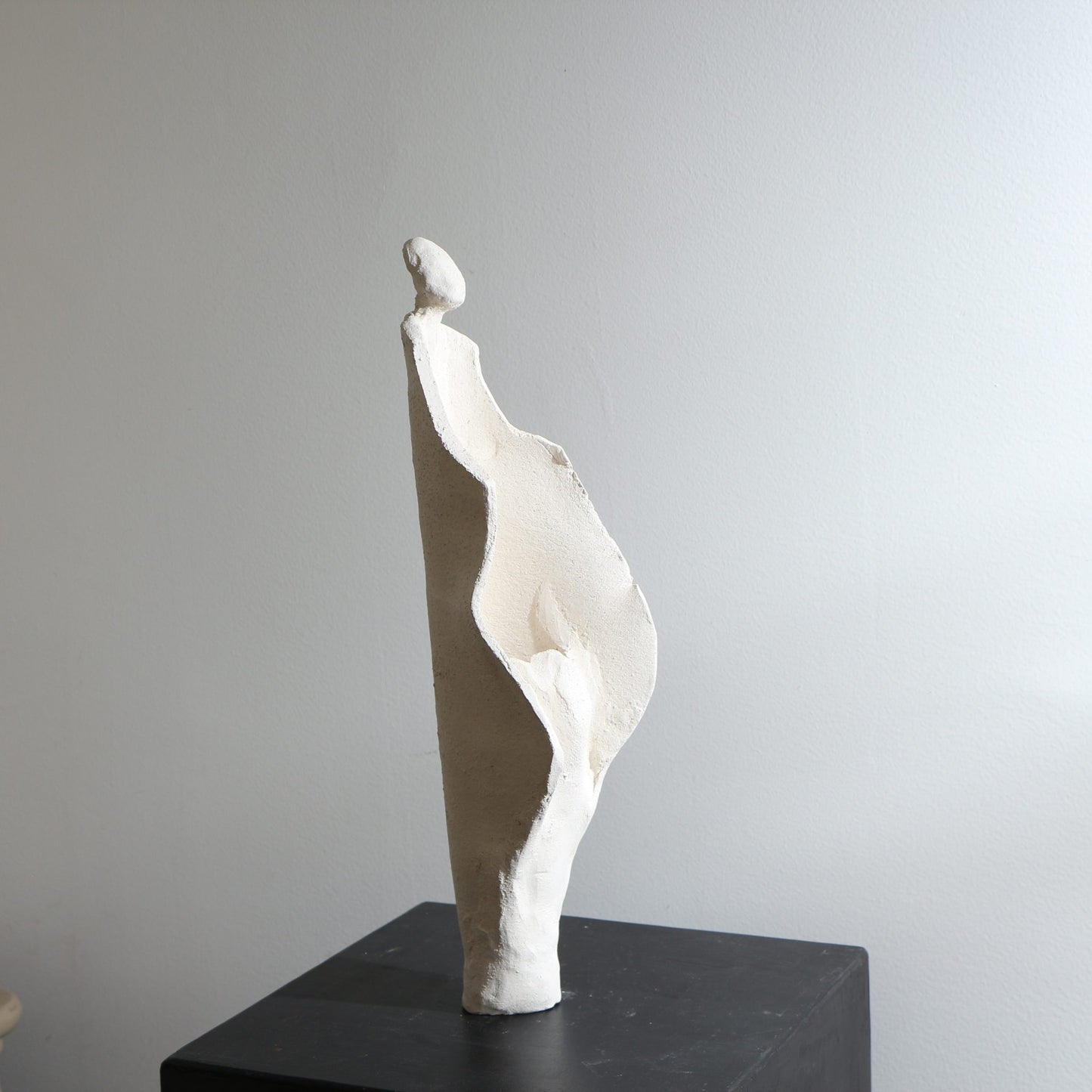 Sculpture d'ange en céramique – Corps ajouré