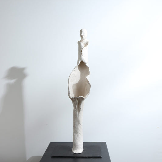 Sculpture d'ange en céramique – Ajouré ouvert et volanté