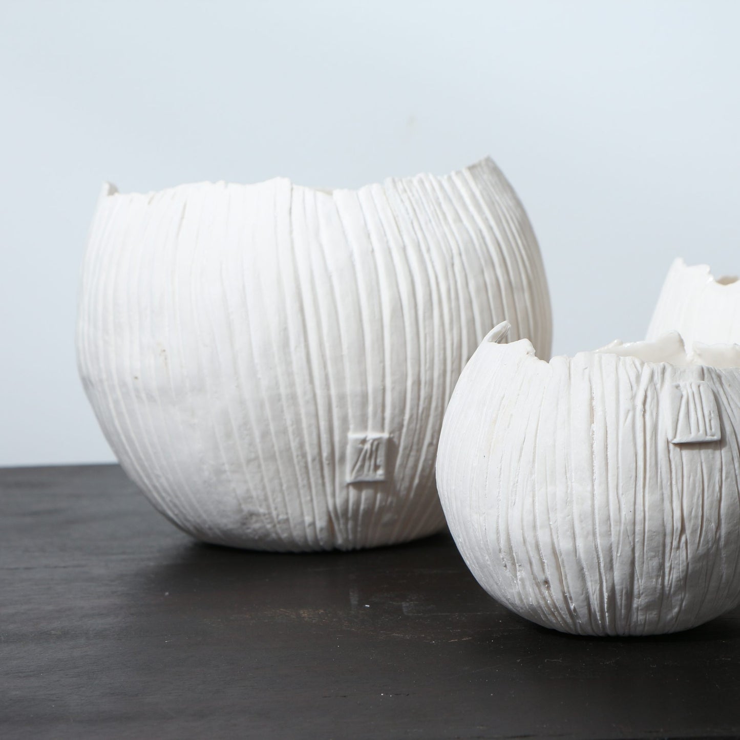 Photophore en porcelaine Globulus – Stries verticales