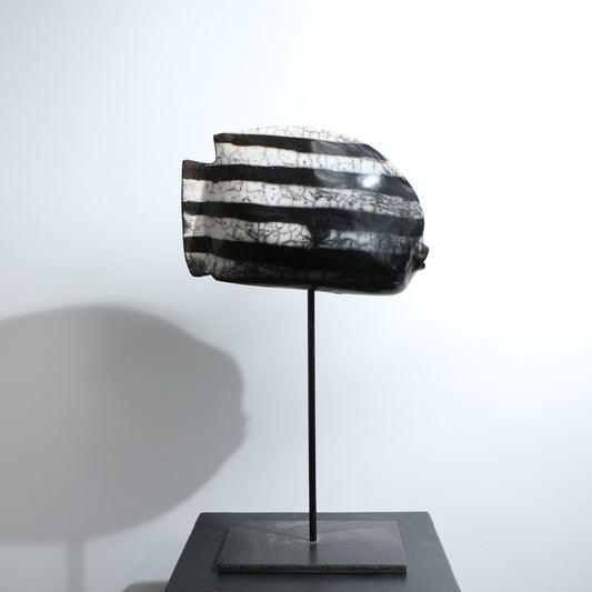 Sculpture poisson raku nu stries horizontales