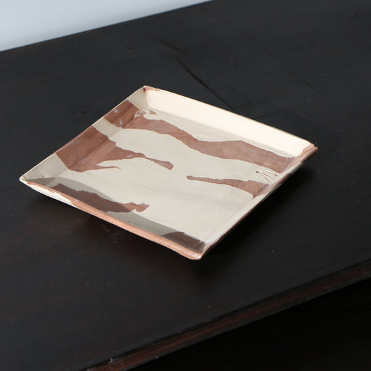 Plat carré en terres mêlées