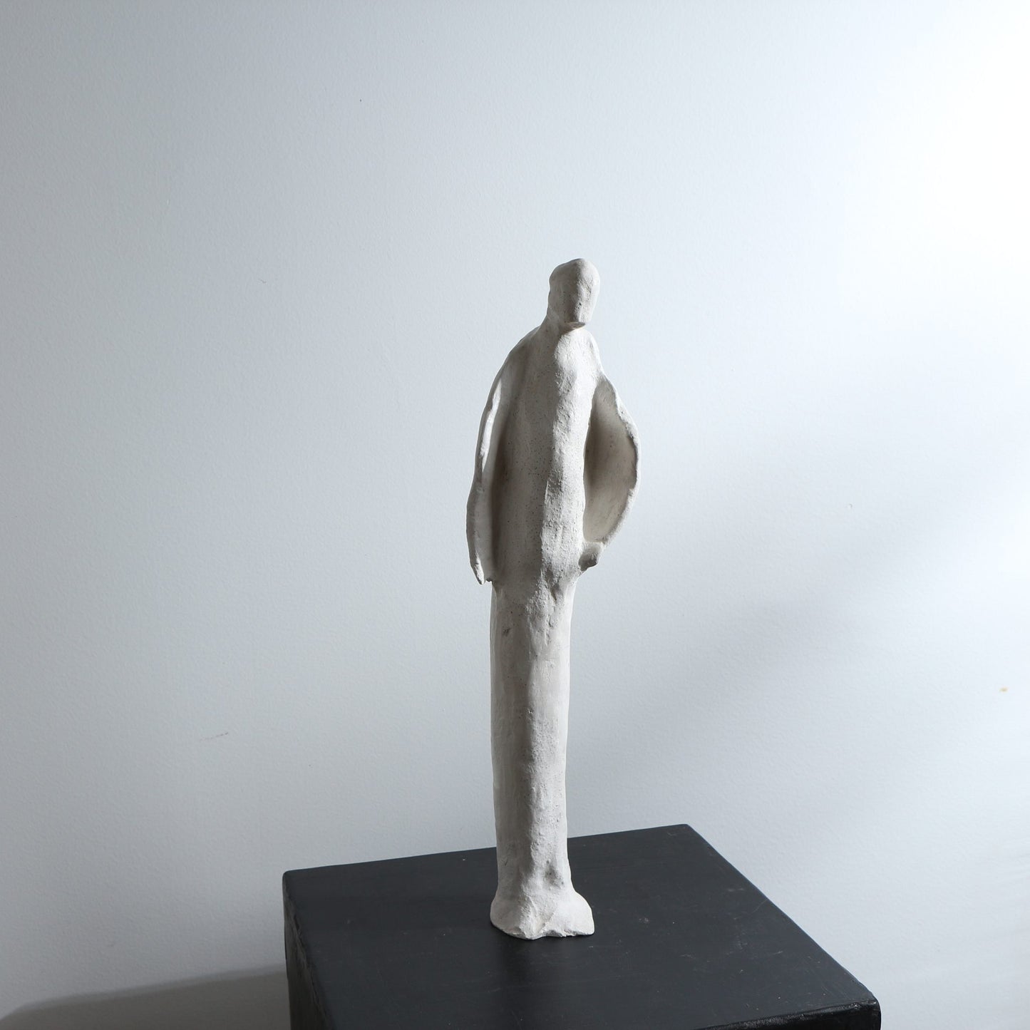 Sculpture d'ange en grès – Ailes sculptées