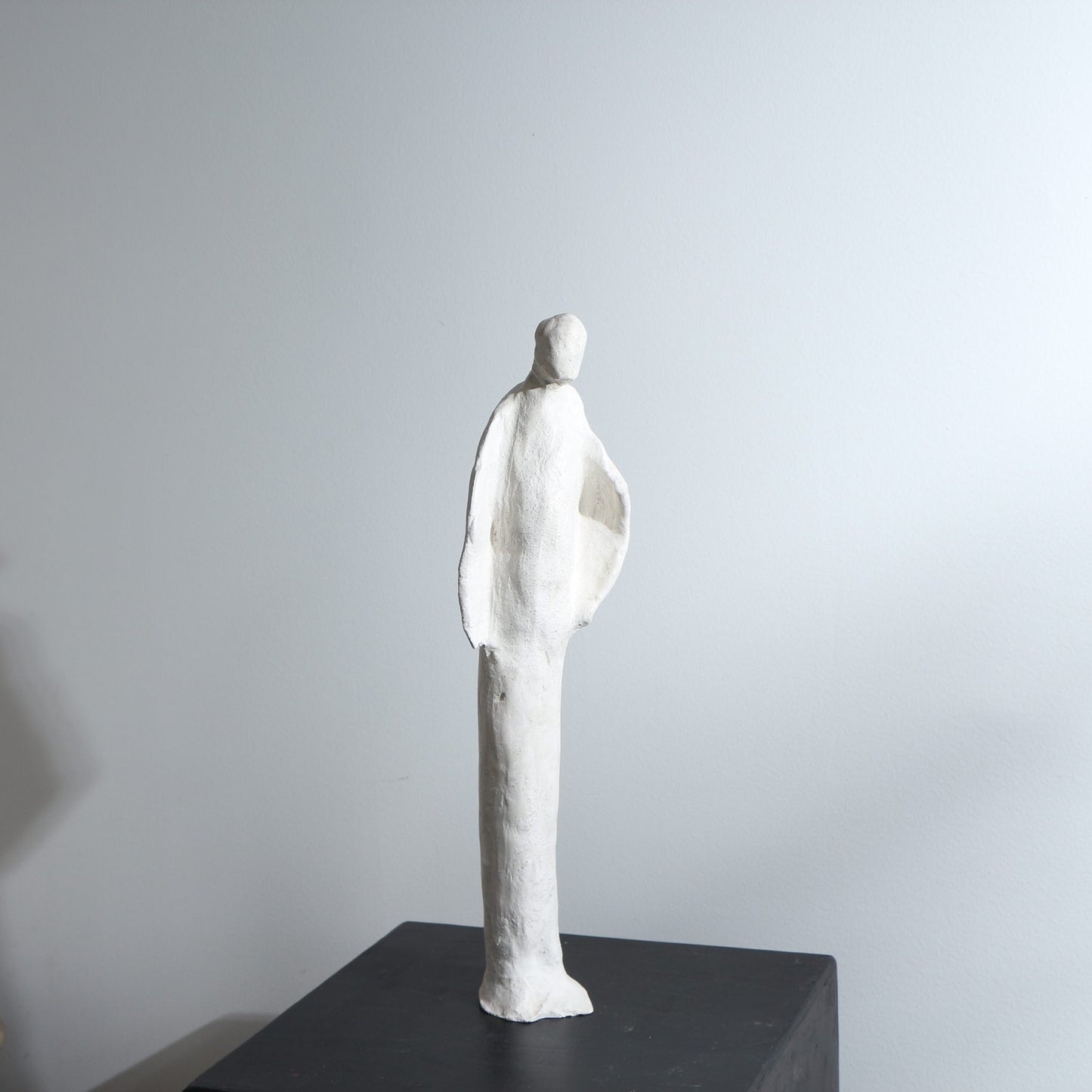Sculpture d'ange en grès – Ailes sculptées