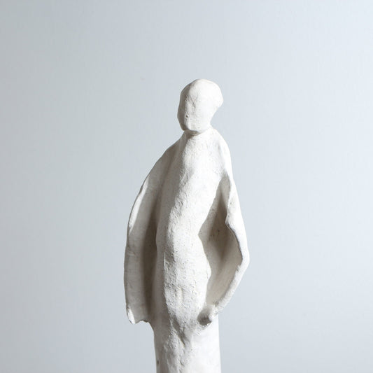 Sculpture d'ange en grès – Ailes sculptées