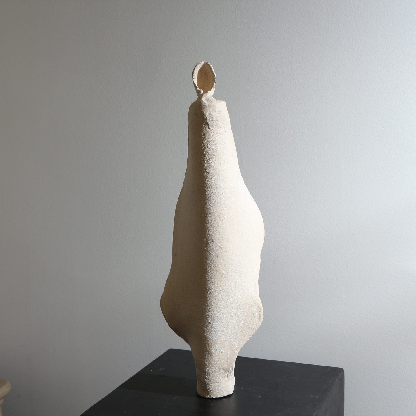 Sculpture d'ange en céramique – Mains jointes