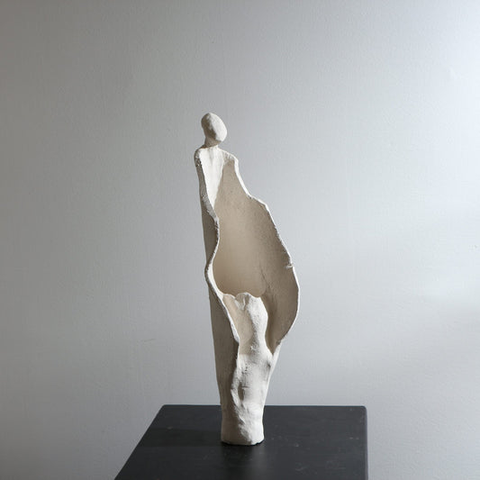 Sculpture d'ange en céramique – Corps ajouré