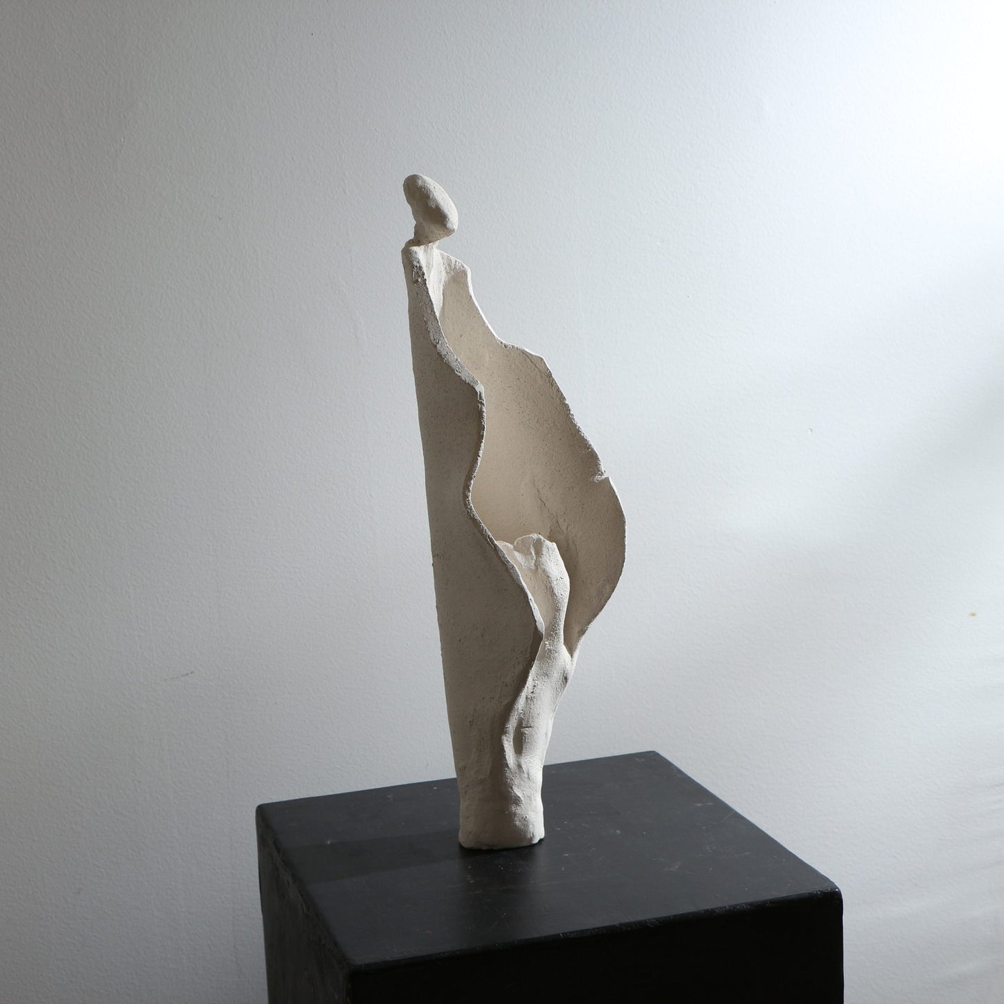 Sculpture d'ange en céramique – Corps ajouré