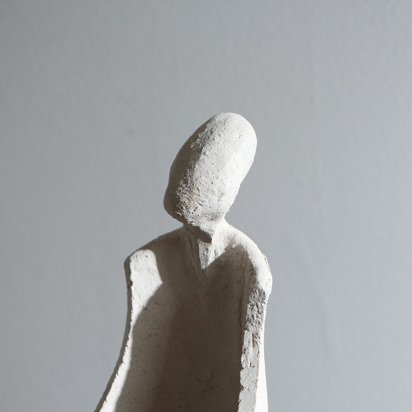 Sculpture d'ange en céramique – Corps ajouré