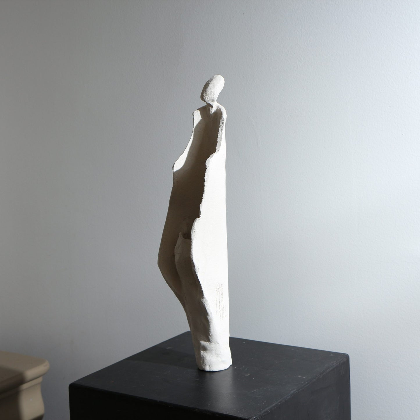 Sculpture d'ange en céramique – Corps ajouré