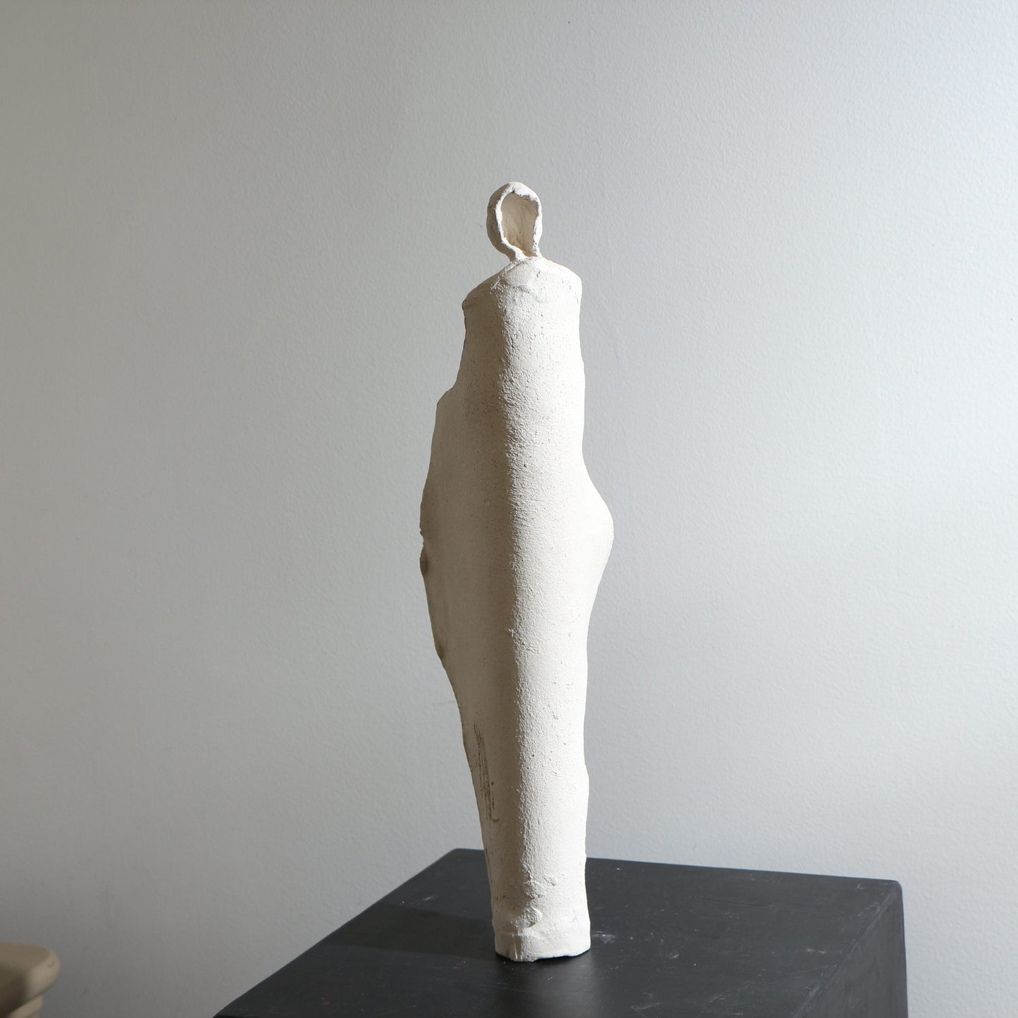 Sculpture d'ange en céramique – Corps ajouré