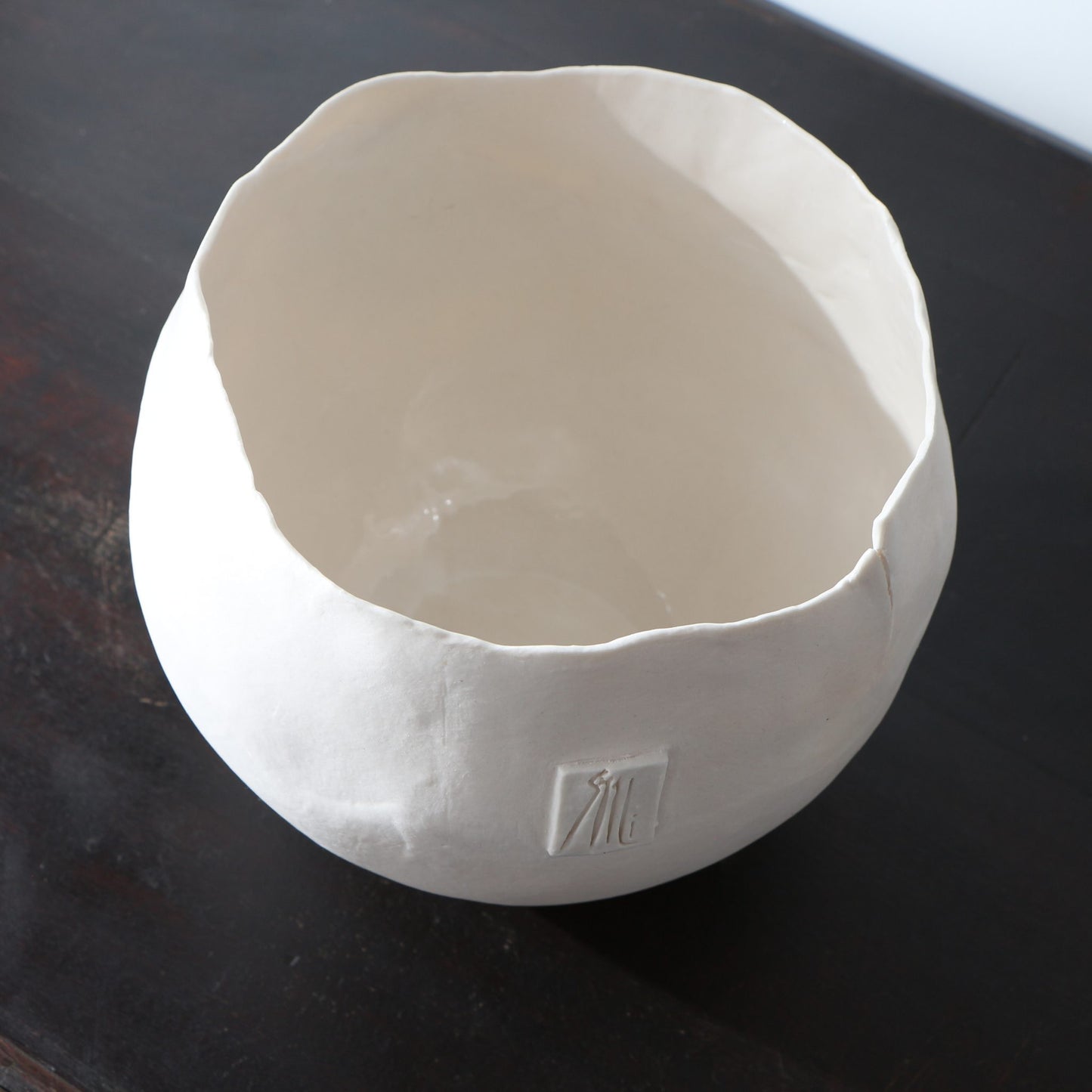 Grand bol décoratif en porcelaine