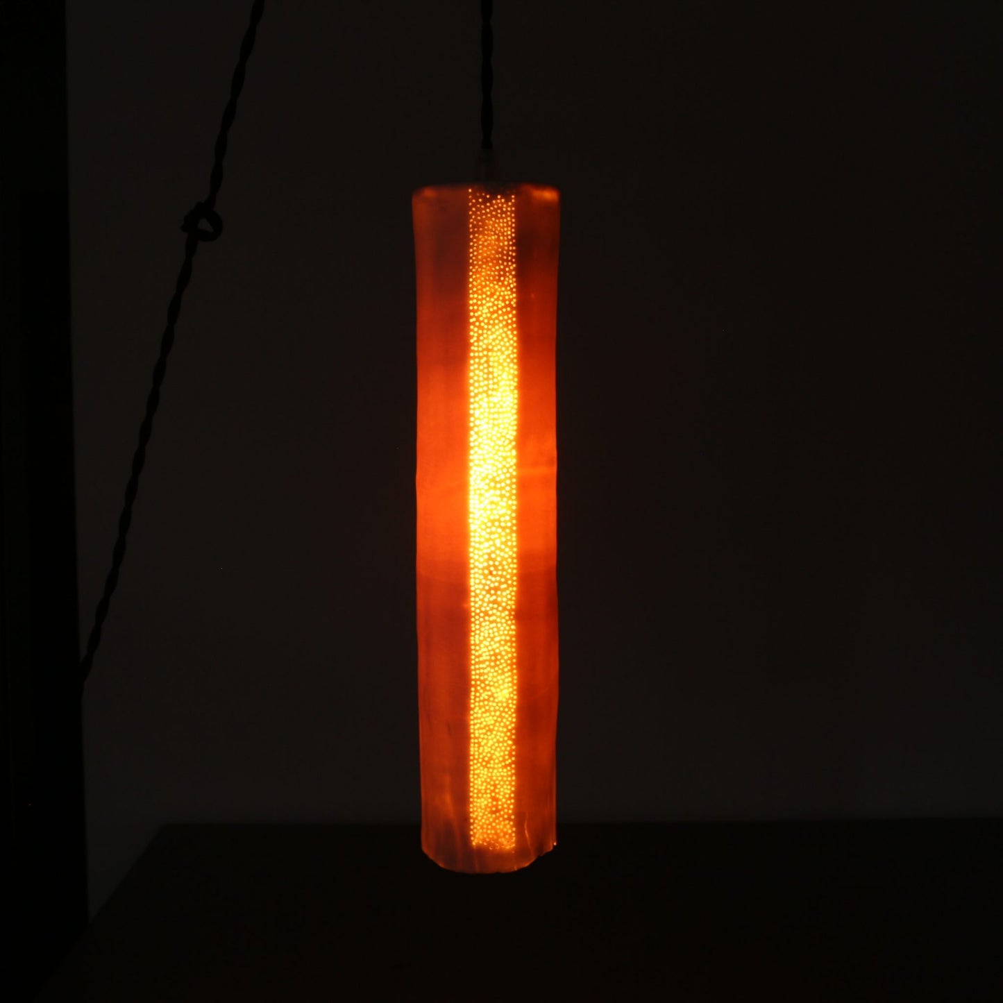 Suspension en porcelaine – Grande ligne perforée