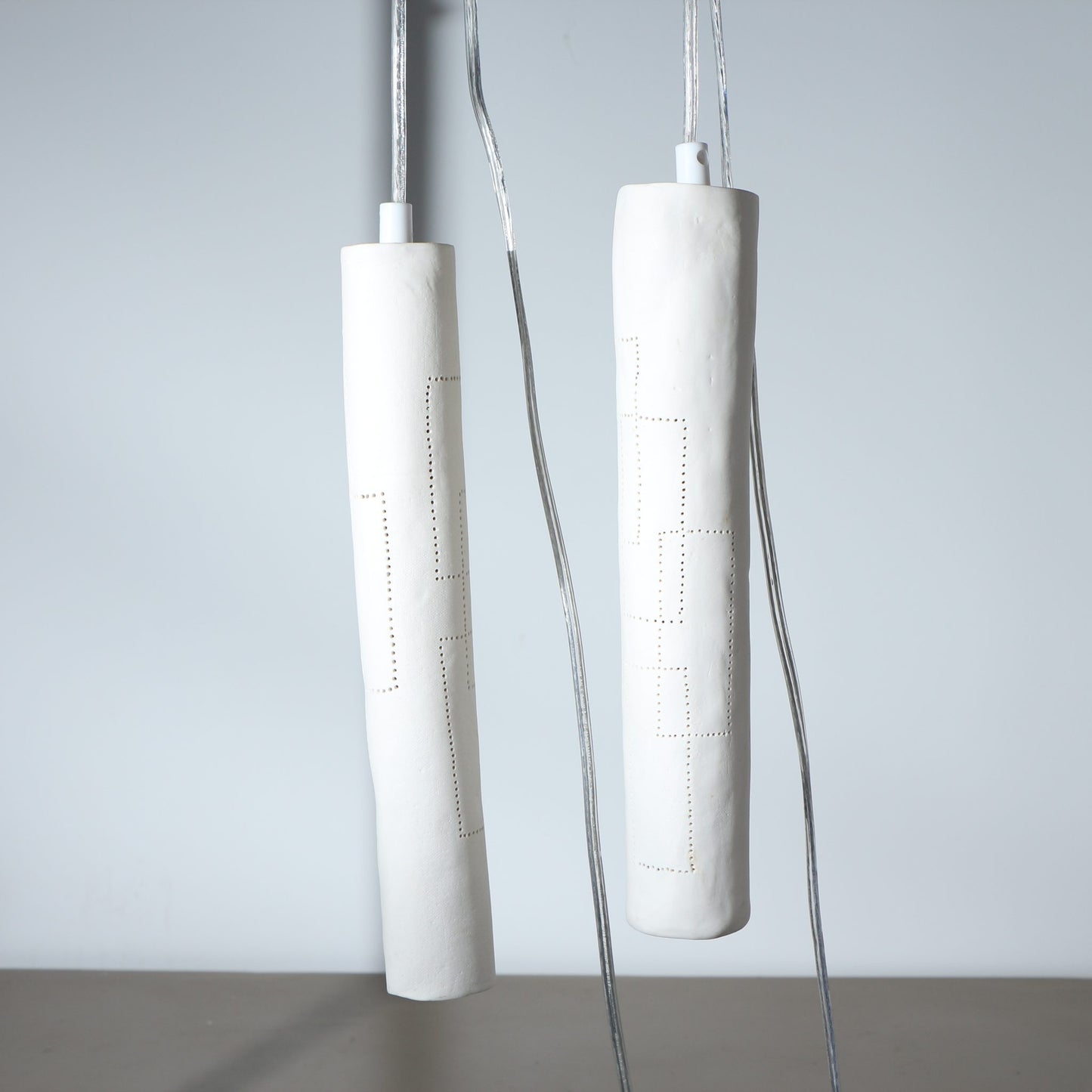 Suspension en porcelaine – Rectangles perforés