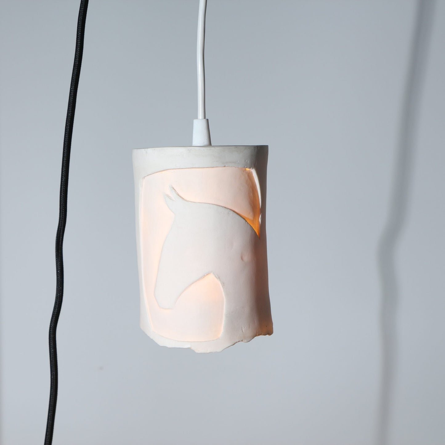 Suspension en porcelaine – Tête de cheval  Recto Verso