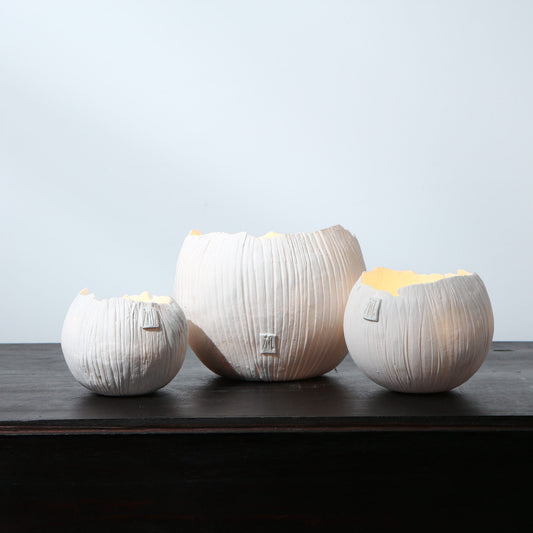 Photophore en porcelaine Globulus – Stries verticales