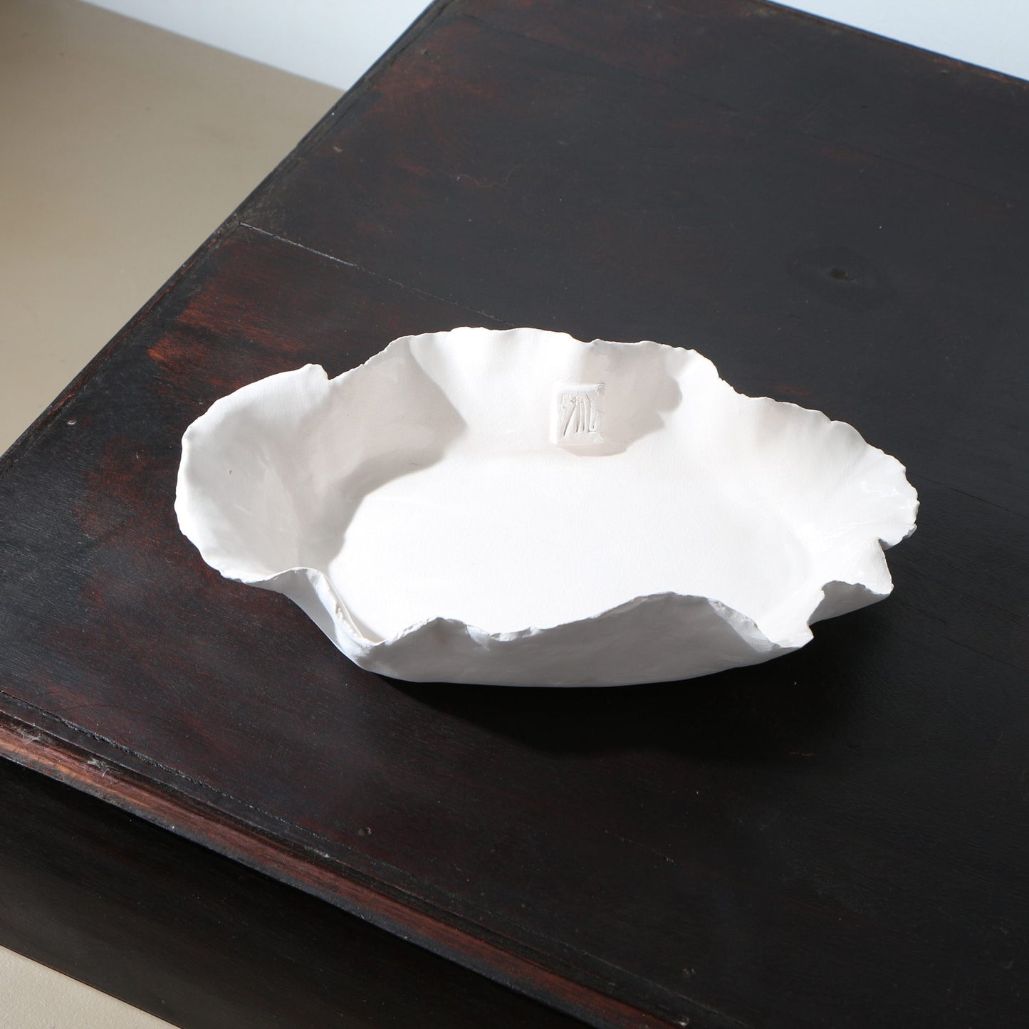 Plat ovale porcelaine volantée déchirée