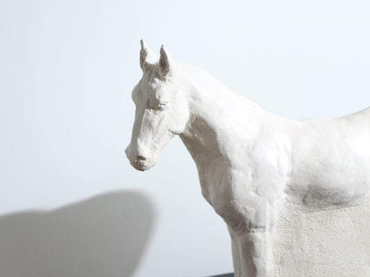 Sculpture de cheval en grès