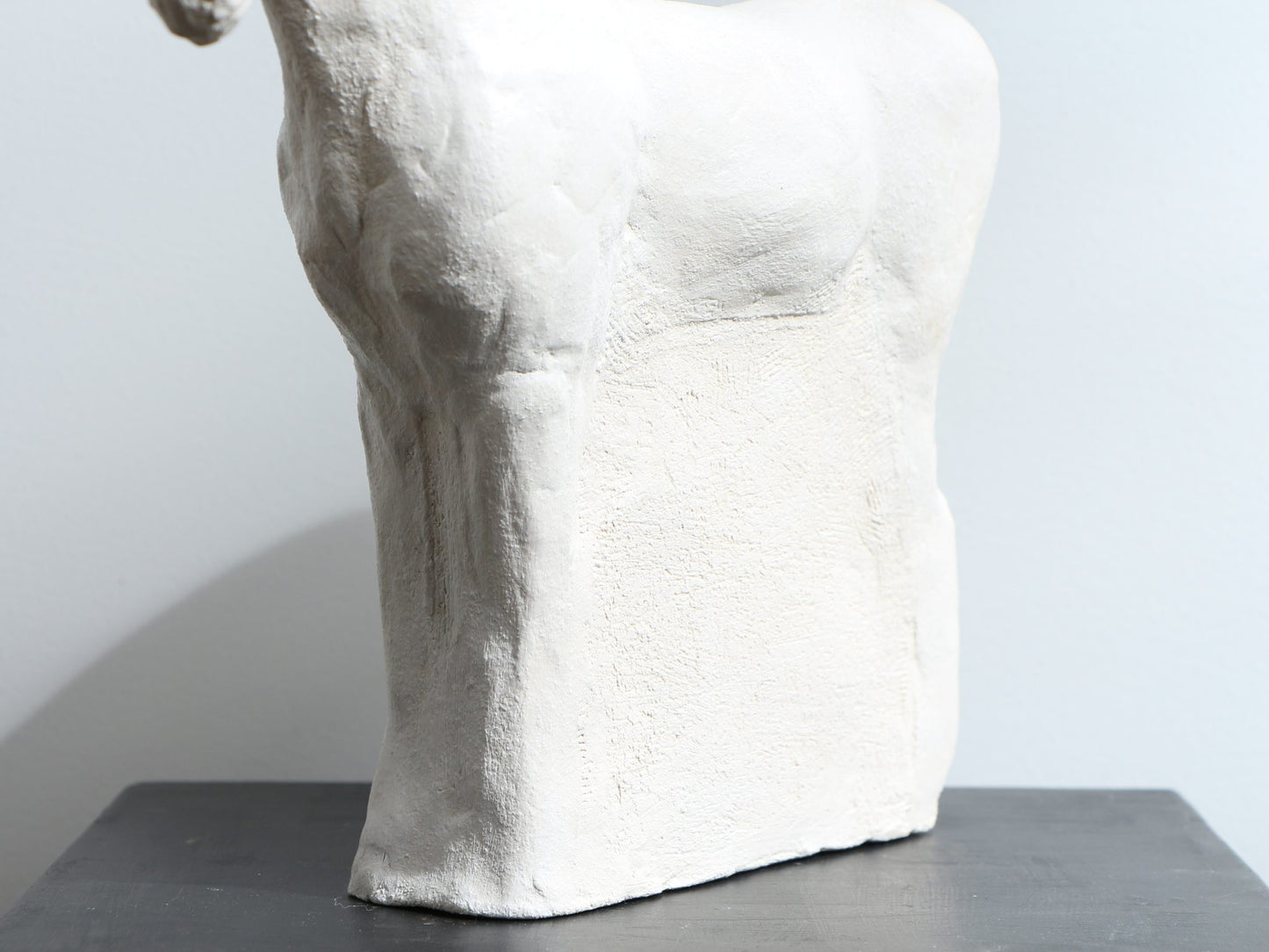 Sculpture de cheval en grès