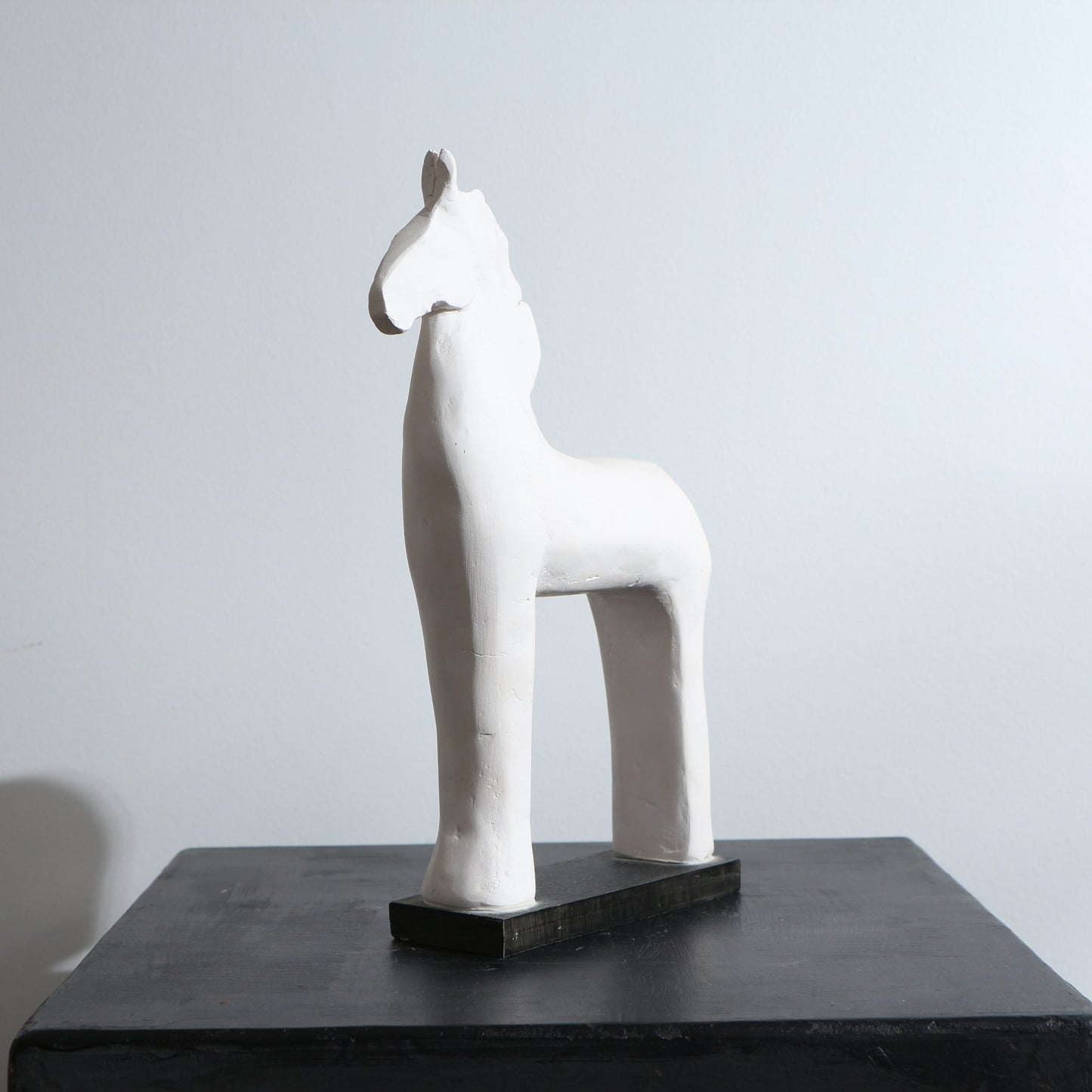 Sculpture de cheval en porcelaine