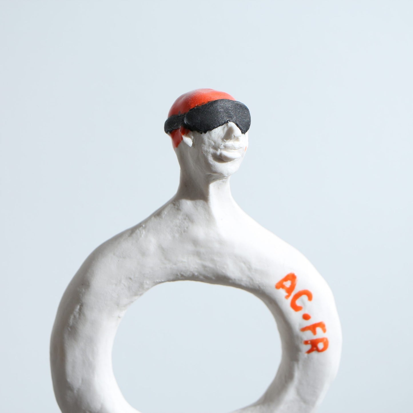 Sculpture personnage en porcelaine – Boya Boy - Modèle S