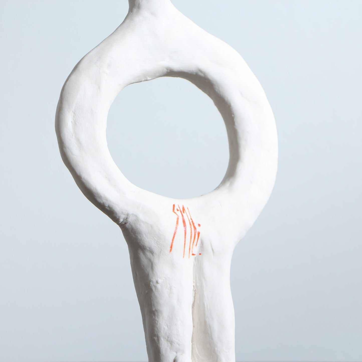 Sculpture personnage en porcelaine – Boya Boy - Modèle S