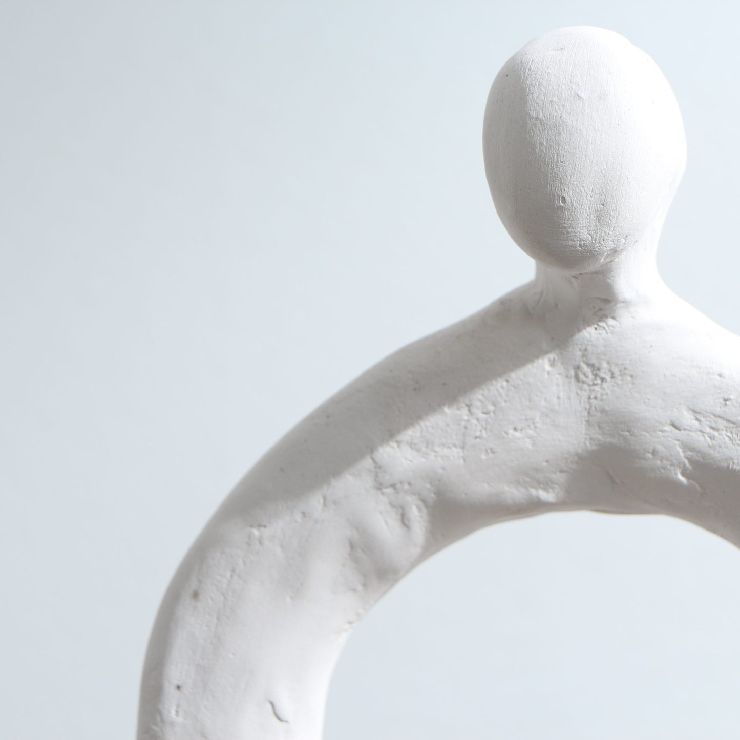Sculpture personnage en porcelaine – Boya Boy - Le Minimaliste