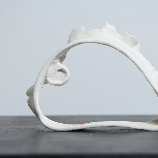Sculpture de poisson en porcelaine déchirée – mini